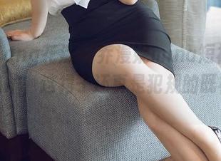 HuaYang花漾 – 乔漫妮mina短裙图集最新出炉，这裙子还真是犯规的既视感啊～