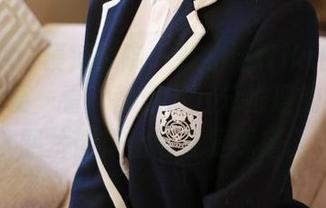 MFStar模范学院 – 陈小诺Niki的制服照，随便一看，都添了几分推理的乐趣，图片倒是值得反复琢磨。