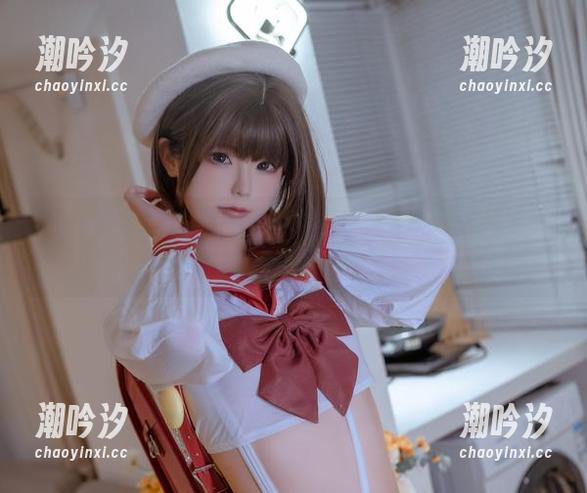 私拍新姿势：Quan冉有点饿穿上申鹤同人礼服，真是眼前一亮！