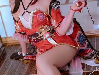 Quan冉有点饿的高清裸足原图，温柔的凝视你