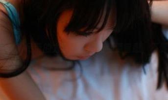ROSI写真：吊带的力量，往哪走都要留意，不要绊倒！