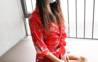 观看这张ROSI的图，白色丝袜，心里偷偷小激动（被发现了）。