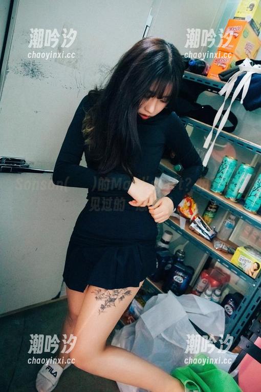 Sonson(손손)的Maid'sGift？拍下你没见过的囧态套图