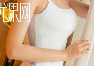 UGirls尤果网 – 图库独占：李易童的美腿无遗，每一分都值得在高清下细品！