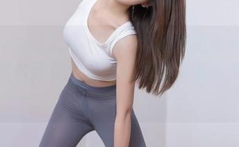 Xiuren秀人网 – laura阿姣的吊带裙美腿，图片就是个免费福利啊！谁能拒绝呢？