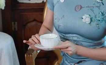 Xiuren秀人网 – 又一份伍晓丽Shirley女友写真：请自带快乐，效果更佳！
