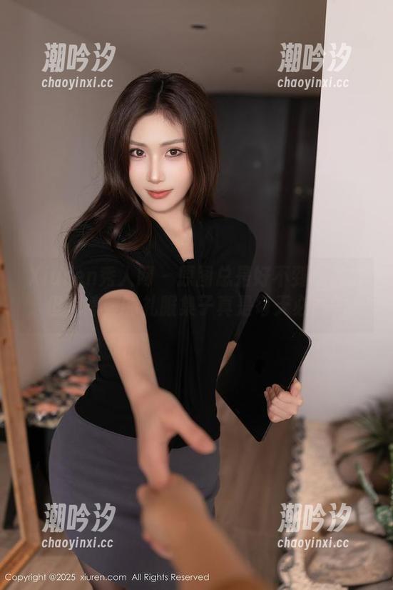 Xiuren秀人网 - 原图总是好不到哪里去，但刘婷婷的礼服集子真是每天必刷的。