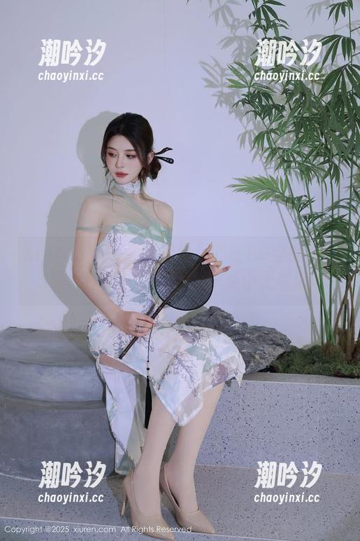 Xiuren秀人网 - 看呆呆的瑞BB穿的这套装，图片分享里透出一点小无奈呢