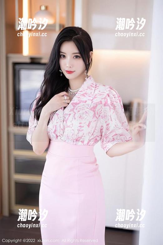 Xiuren秀人网-周思乔Betty Xiuren秀人网 - 图片也要更新,周思乔Betty的JK风情,好像随时都能走出屏幕。