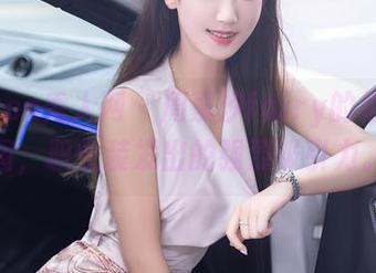 Xiuren秀人网 – 周慕汐fairy的精选美图，职业装发出的强烈吸引力。