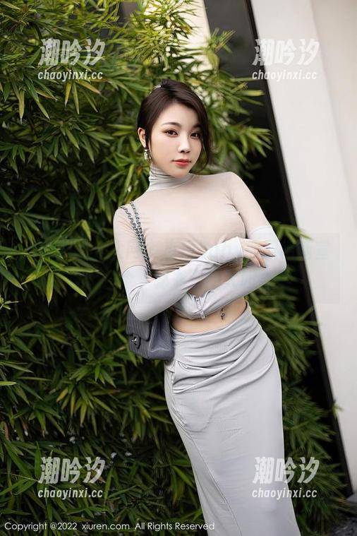 Xiuren秀人网 - 小雨baby的职场新宣言：一个“秘书”的大胆合集