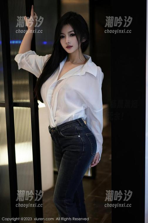 Xiuren秀人网 - 大家快来看，杨晨晨短裙里的亮丽细节，高清一览无余！