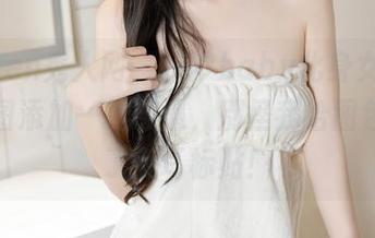 Xiuren秀人网 – 汐汐baby化身女仆，给美图添加一抹奇遇，别怪我给图包打上了兔耳标贴！