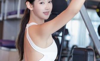 Xiuren秀人网 – 由黄乐然带来的JK写真图包：这条裙子扔了不亏，它超A，像我学数学那样完美。
