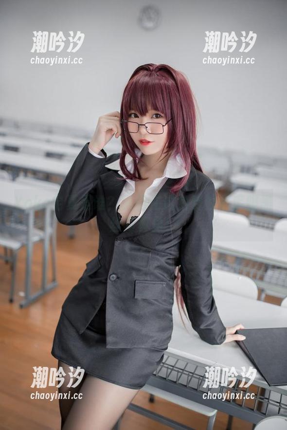 Yoko宅夏是谁？真相在这免费的水手服黑丝写真里！