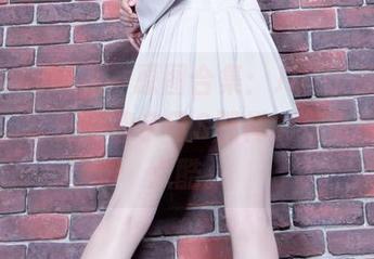 beautyleg – 原图合集：Jill比基尼的日子，背影就像字母S那样，有点扭，有点酷。