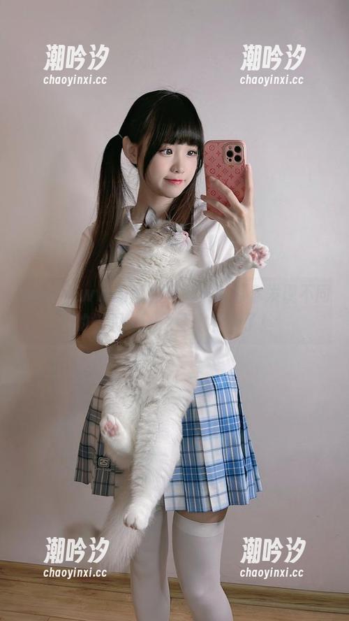 miko酱ww miko酱ww的黑白写真集,带你发现不同的切面——原图太有趣了!