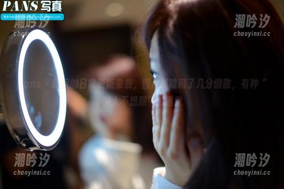 pans - 微妮的日常更新来袭，图片里隐藏了几分懒散，有种“懒人不想照”的错觉