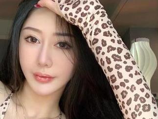微密圈 – 不只是黑网，不爱笑的赛琳的原图更让人一再回眸！