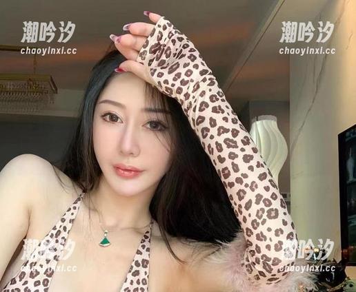微密圈 - 不只是黑网，不爱笑的赛琳的原图更让人一再回眸！
