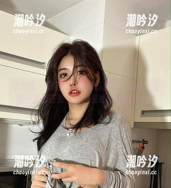 微密圈 - 于芷晴以热辣红宣告：图册里的每一张都在撩动你的视线，原图也太敢