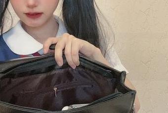 倦倦喵合集：吊带白丝，真是让我对“无所不能”有了新理解。