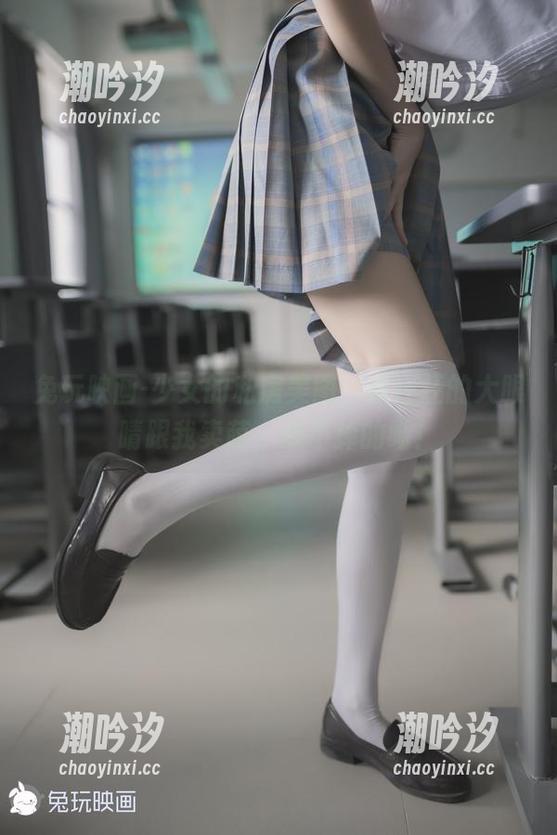 兔玩映画-少女的私房美图，水汪汪的大眼睛跟我卖萌，躲不掉的呦！