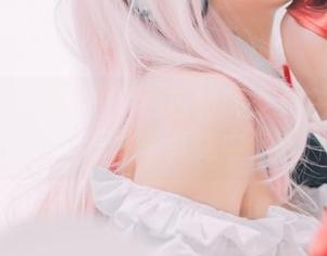心里的小剧场——黑色制服少女在兔玩映画的写真之中