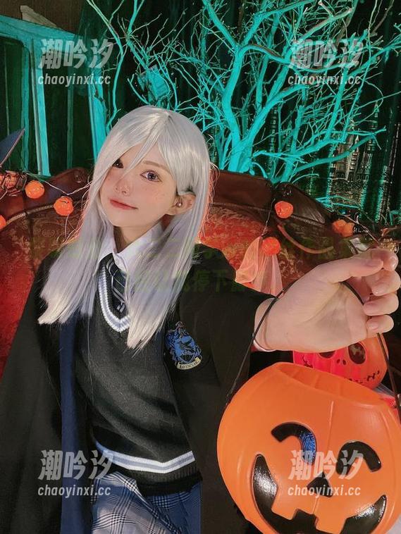 黎明时分，六二二同学w的黑丝作品集就已经让我停下脚步。
