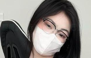 微密圈 – 眼镜决定标准，可爱的肉巴定制你的片子