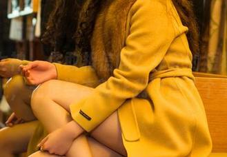 头条女神 – 你敢相信吗？乔安的短裙原图在线上，光是姿态就让我琢磨了个半天！