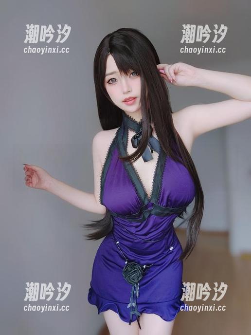 在线变换，女主K的秘书丝袜，看来有很多话要说。