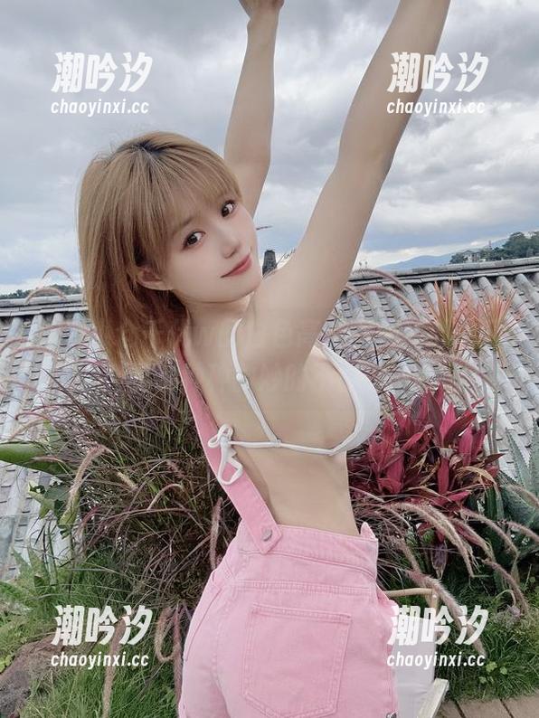 翻开小仓千代w的白色高清图册，心中升腾起种种微妙的不确定…