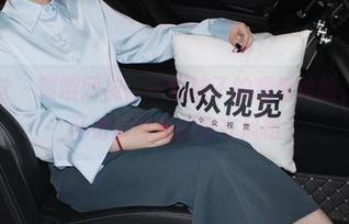 小众视觉 – 嘤嘤网袜：一双袜子的观看体验，竟让我开始反思我的穿衣风格