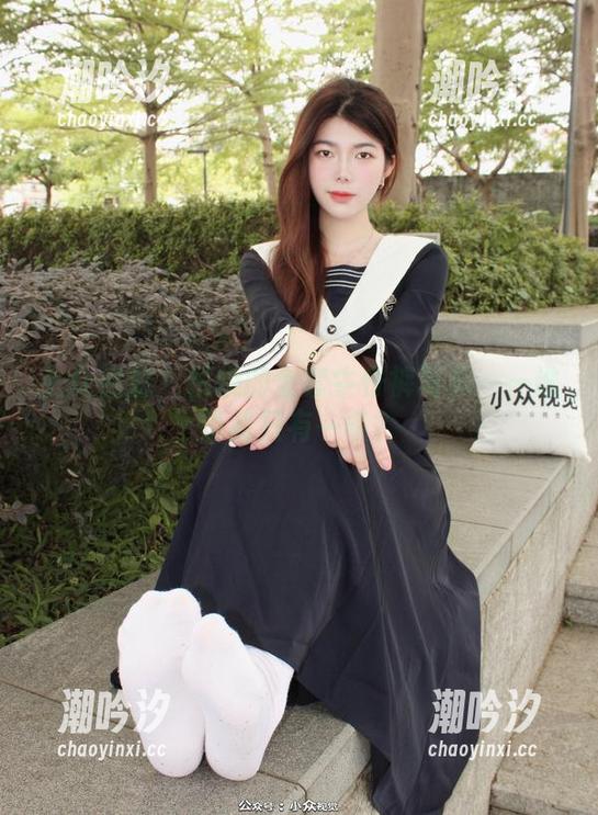 小众视觉 - 悦悦的全套牛仔裤写真——谁说我只有一条？