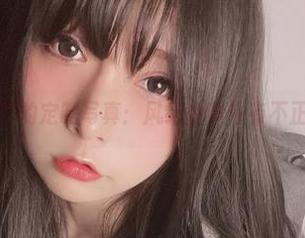 小泉学姐吖的定制写真：风纪委员也有不正经的一面