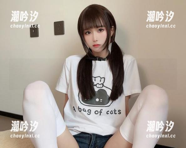 布丁大法压箱底的黑丝旗袍，没看到？不如下载这张图片先解解馋。