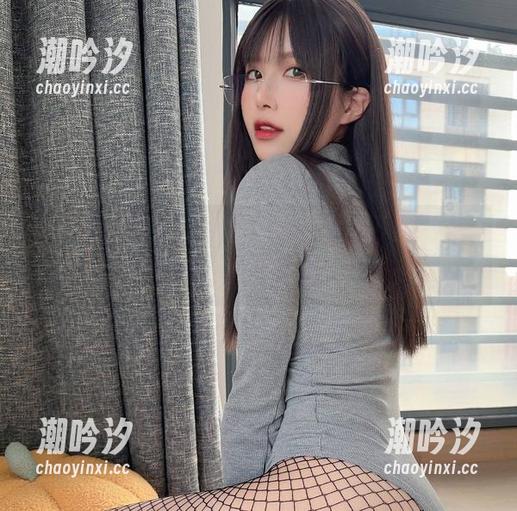 布丁大法 布丁大法被女友牵着,高清原图下的不一样哦,快来瞧瞧!