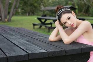推女神 – 图包｜赵伊彤的美足连载，奇妙的每一步都惹人遐想