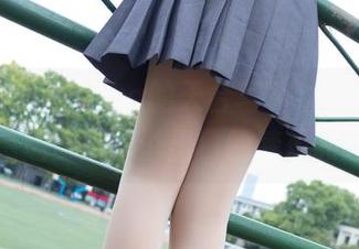 森萝财团 – Aika的天台写真，细节里总让我想起那些未说出口的梦想和念想。
