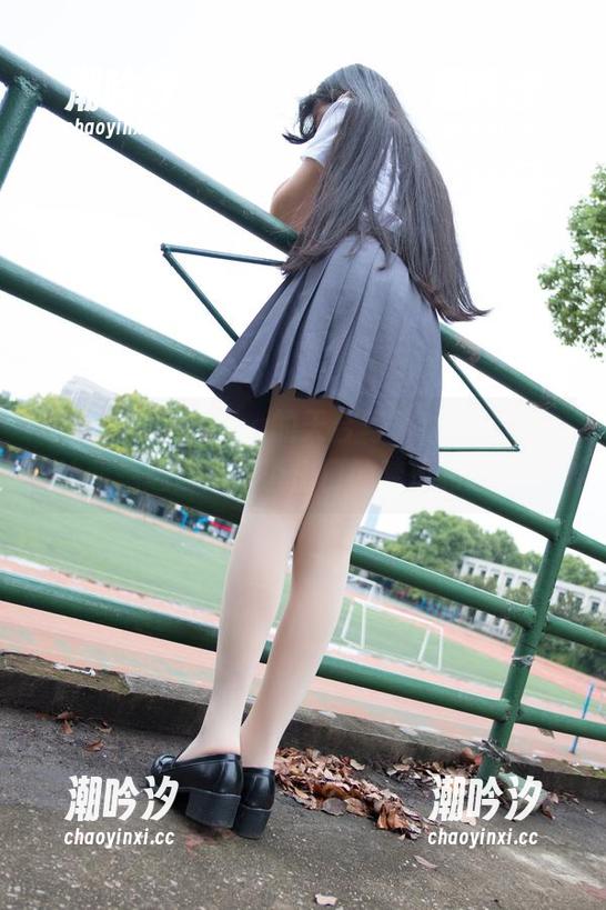 森萝财团-Aika 森萝财团 - Aika的天台写真,细节里总让我想起那些未说出口的梦想和念想。