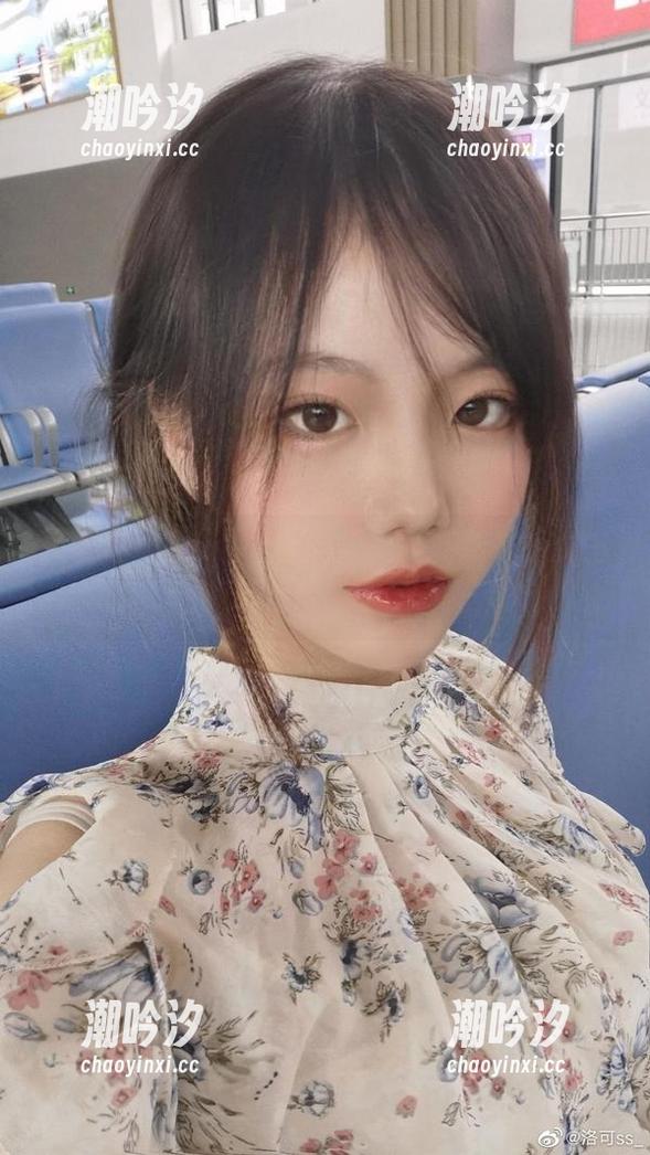 最新洛可ss制服图册：不只是书本的女主角，还有其他角色等你来发现。