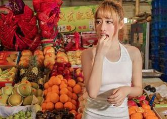 爱丝 – 当索菲穿上这套装，真有种恍若隔世的写真分享