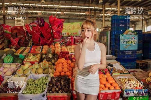 爱丝 - 当索菲穿上这套装，真有种恍若隔世的写真分享