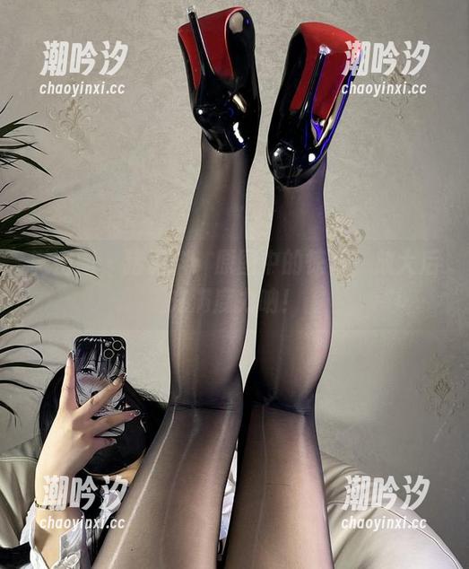 微密圈 - 猪饲料：原图中的惊喜，放大后充满魔力呐！
