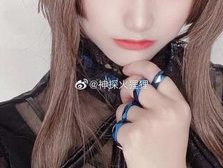 神探火狸狸的红裙在线，看到图片的我已经开始畅想不已了！