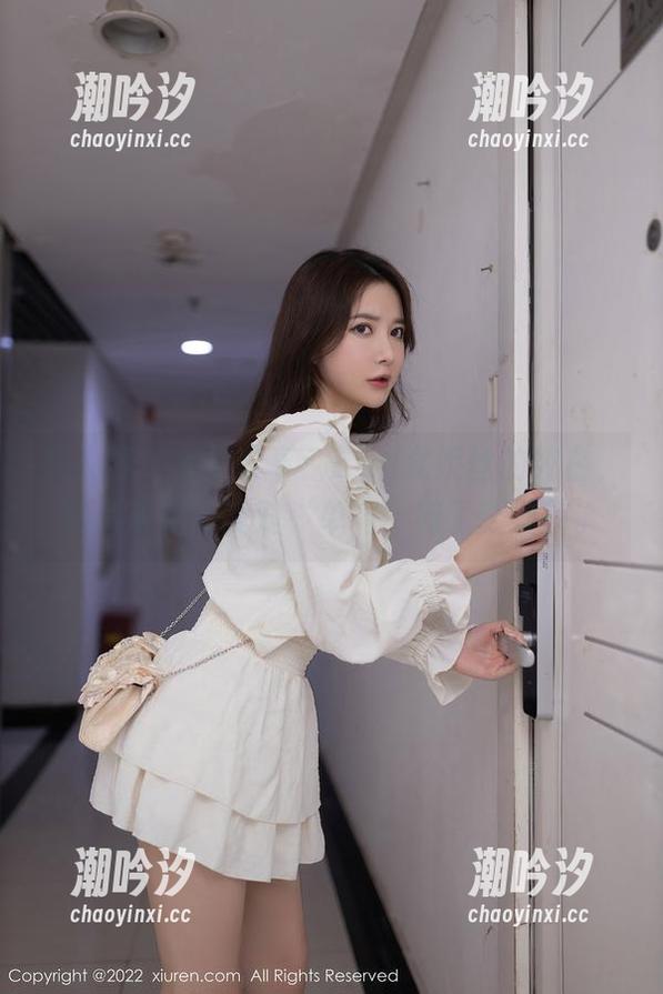 秀人网-Egg尤妮丝 秀人网 - 来首分享:Egg尤妮丝的纯白,图片居然让我对“单调”有了新理解。