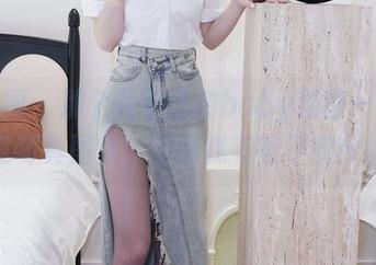 秀人网 – 那个角落里的baby嘉茵——教室写真图集，坐得我有些不安分。