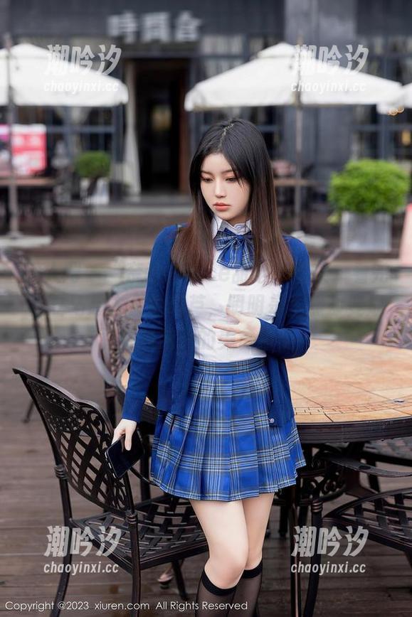秀人网 - “奈汐酱nice甜心”图集：看完我立马想去买糖葫芦，明明是拍照却变成了垂涎欲滴的美食指南！