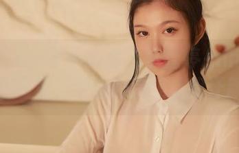秀人网 – 一不小心看了李雪婷Anna的私拍图包，学姐的完美让我汗颜